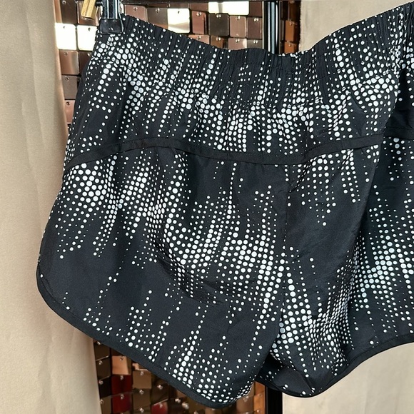 Danskin Now Black & Cream Polka Dot Running Sporty Athletic Athleisure Shorts S - Picture 7 of 9